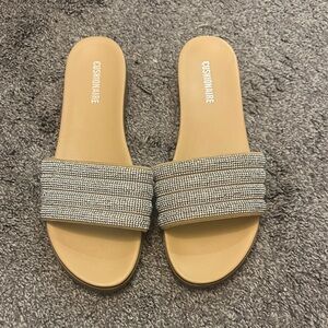 Cushionaire Women's Silver Slide Sandals